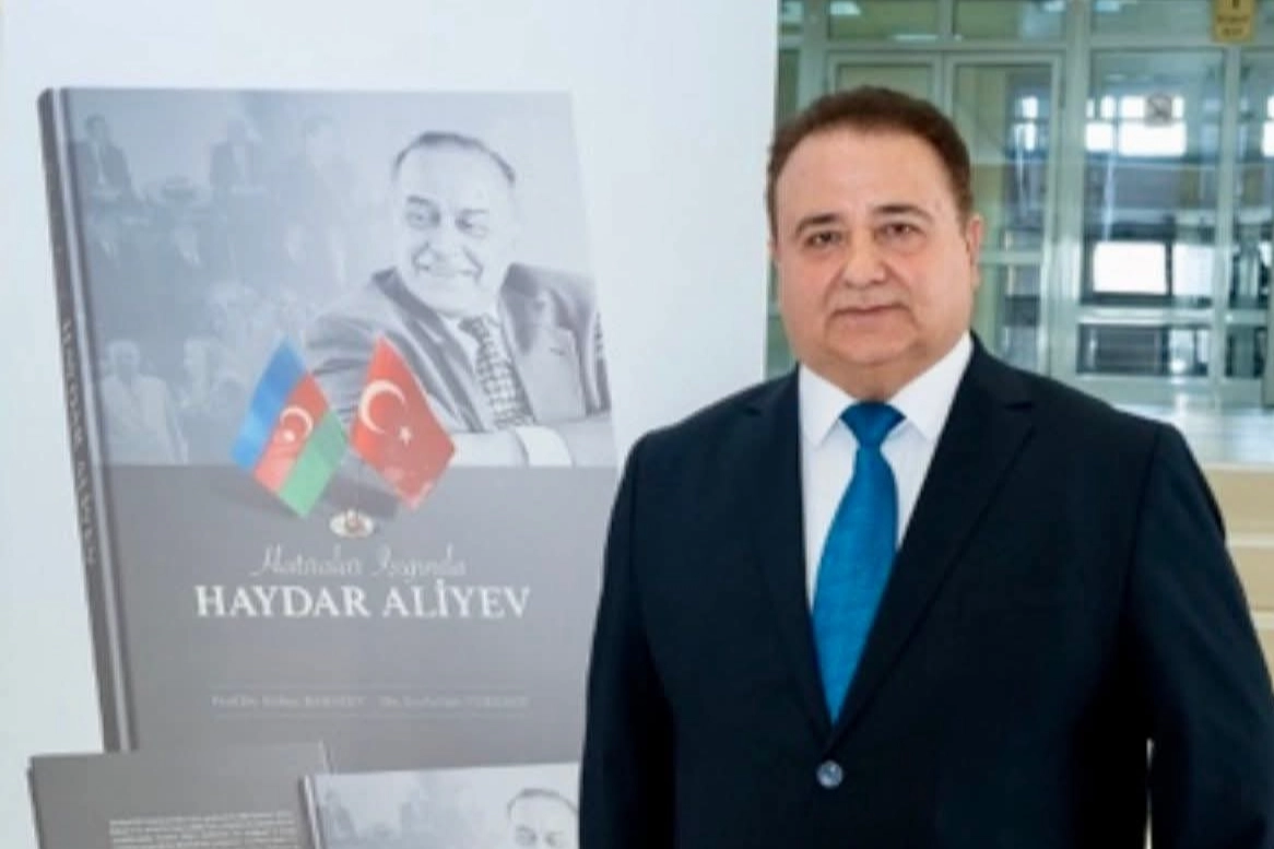 Haydar Aliyev vefat yıldönümünde anıldı