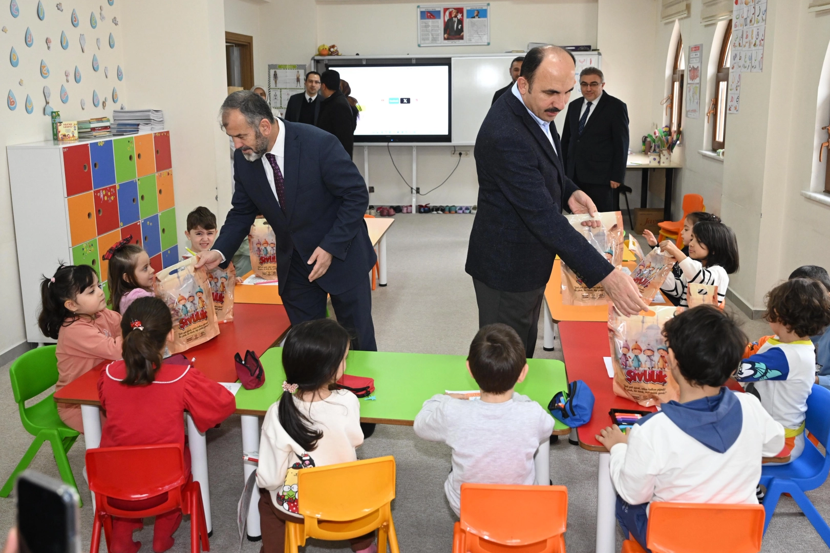 Konya'da Başkan Altay, çocukların 'Şivlilik' coşkusuna eşlik etti
