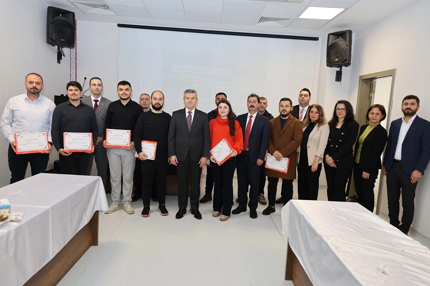 Artvin'de tütün kullanımını bırakan 15 kişiye Vali Ergün'den teşekkür
