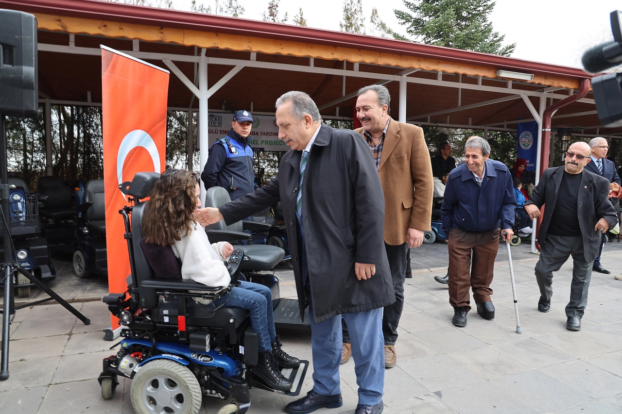 Mustafa Yalçın'dan 'Engelliler Günü' mesajı
