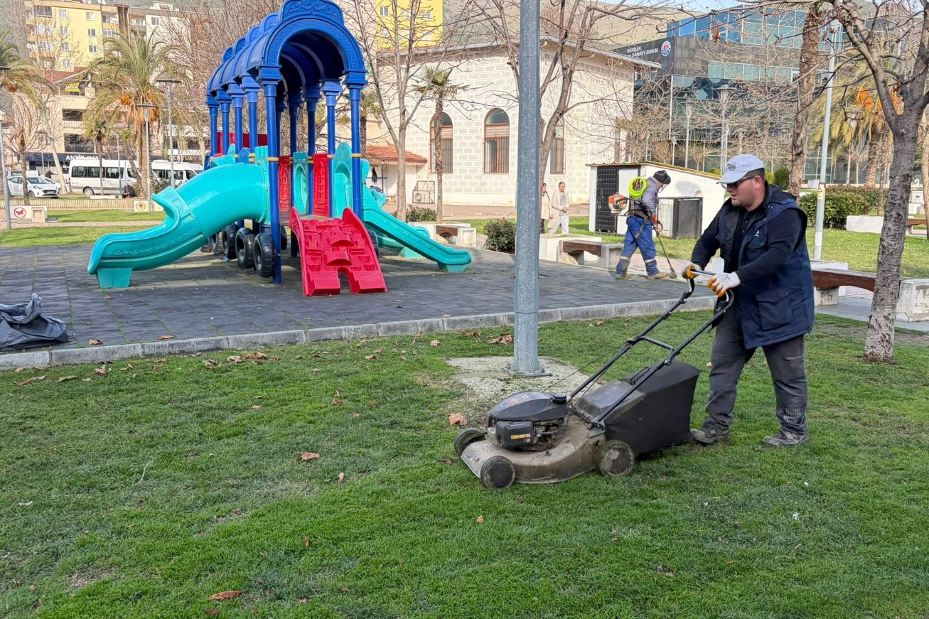 Bursa Gemlik'te üst yapı ve bakımda yoğun mesai