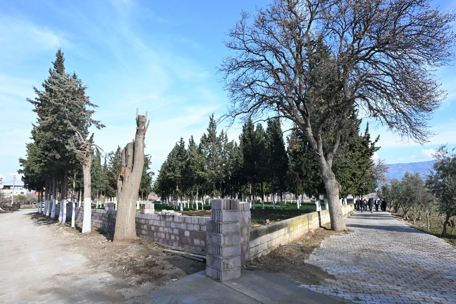 Manisa'da Aşağı Koçaklar Mezarlığı güvenli hale getirildi