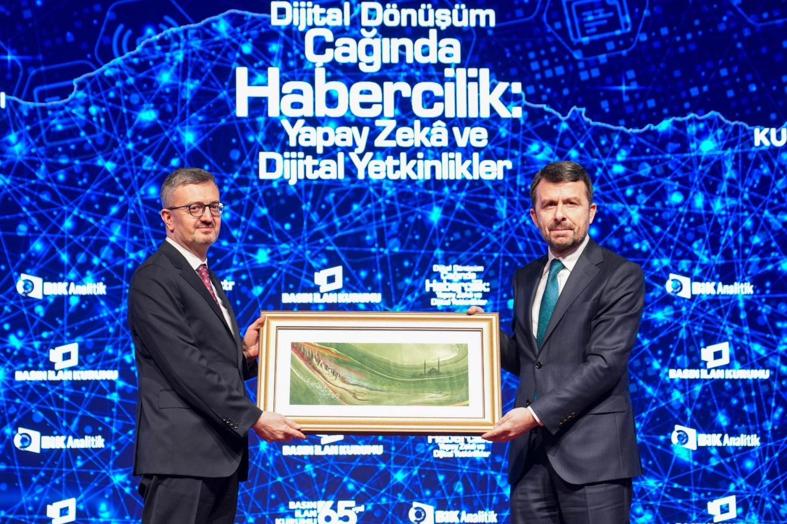 Dijital habercilik masaya yatırıldı... Yapay zekâ çağında gazeteciliğe ortak vurgu
