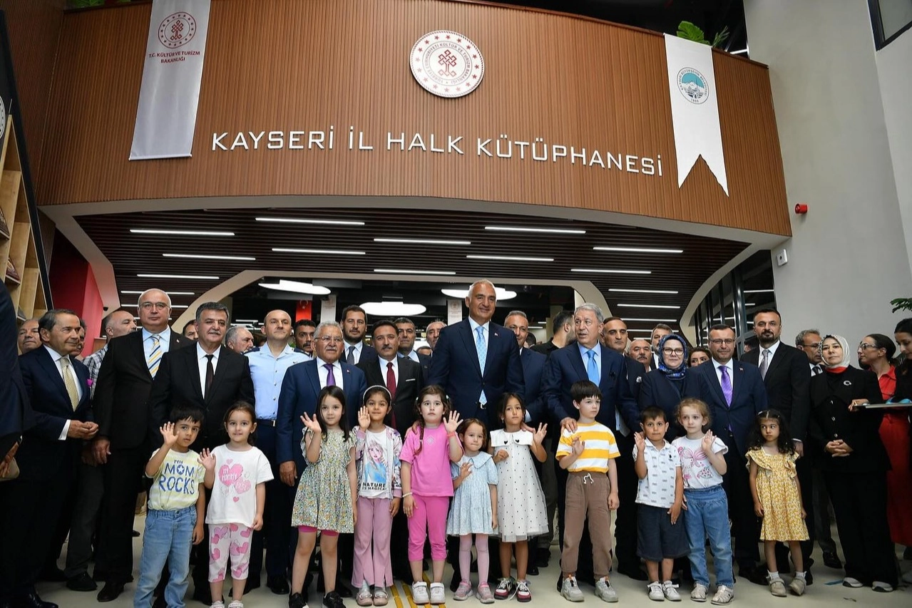 Kayseri Büyükşehir kütüptanelerine ziyaretçi akını