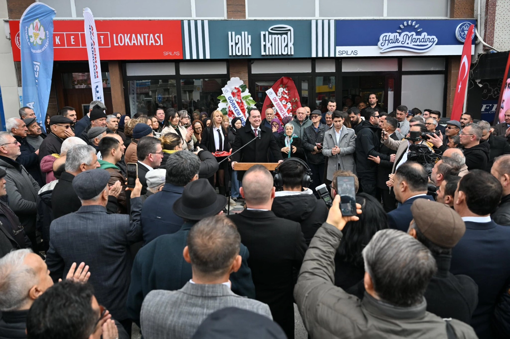 Manisa Demirci’ye sosyal belediyecilik dokunuşu