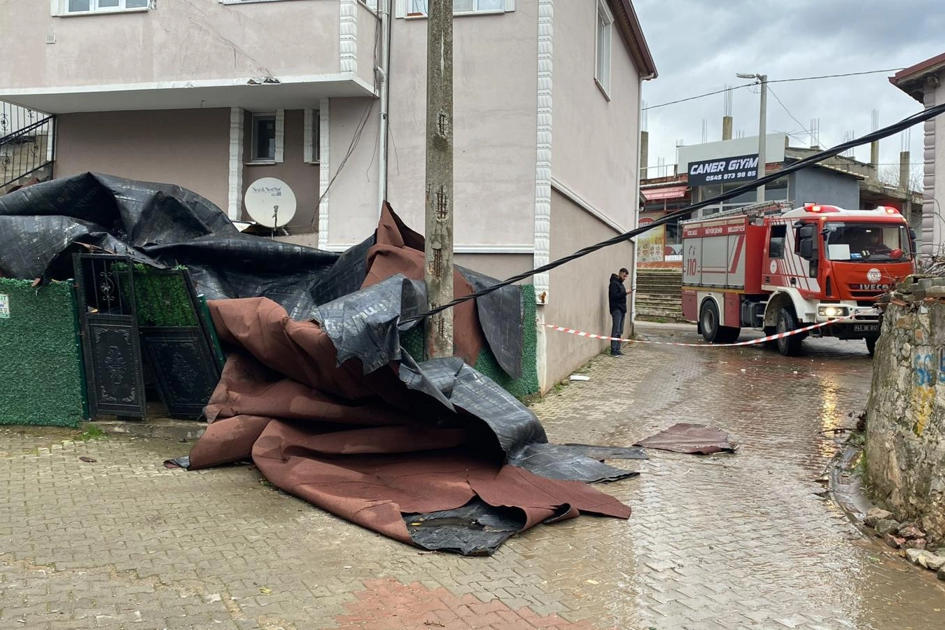 Kocaeli'de fırtına mağdurlarına Büyükşehir sahip çıktı