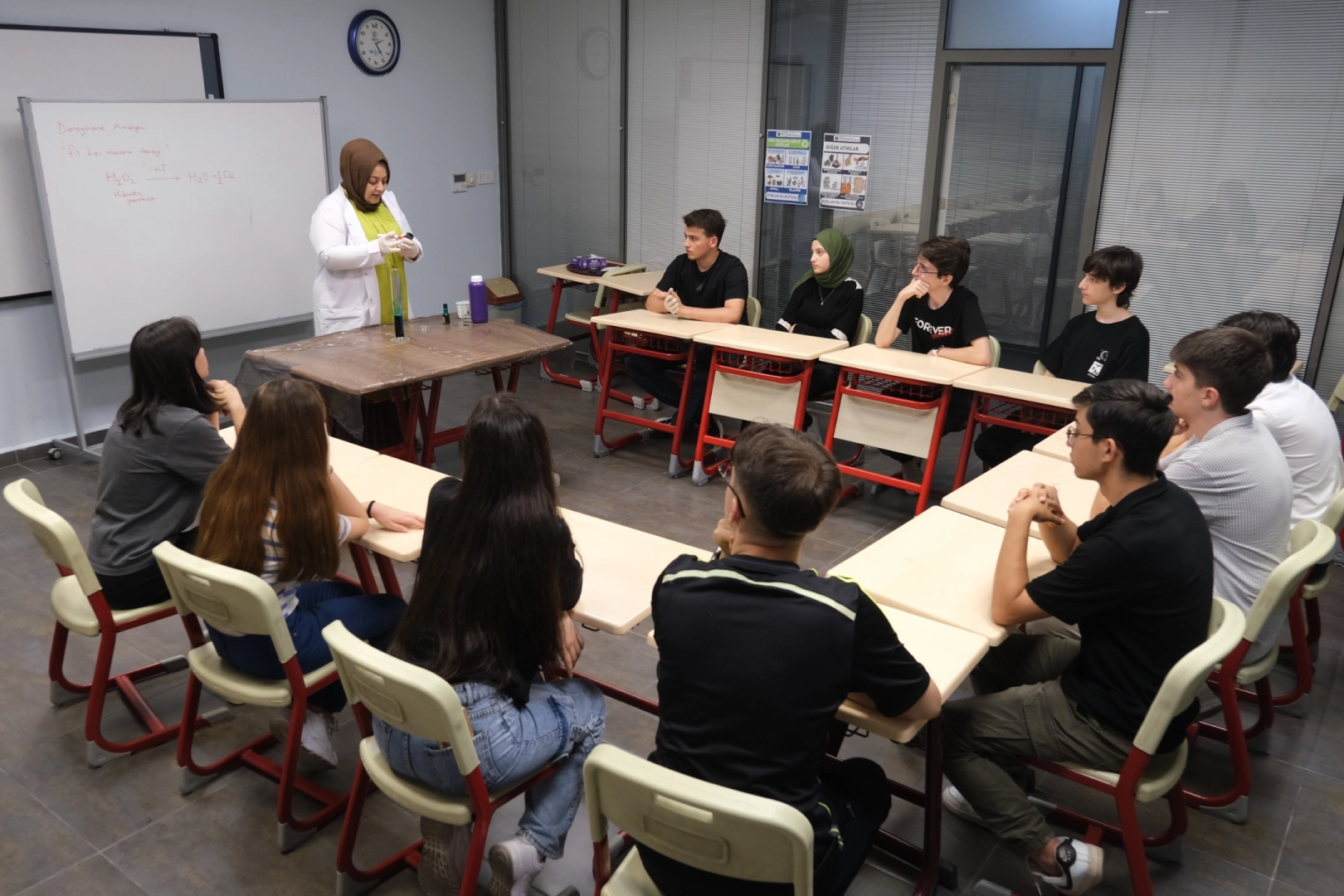 Kocaeli'de Akademi Liseler geleceği şekillendiriyor
