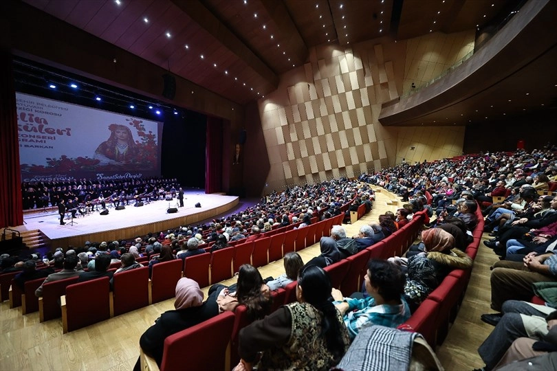Denizli’de ‘Gelin Türküleri’ konseri büyük beğeni topladı