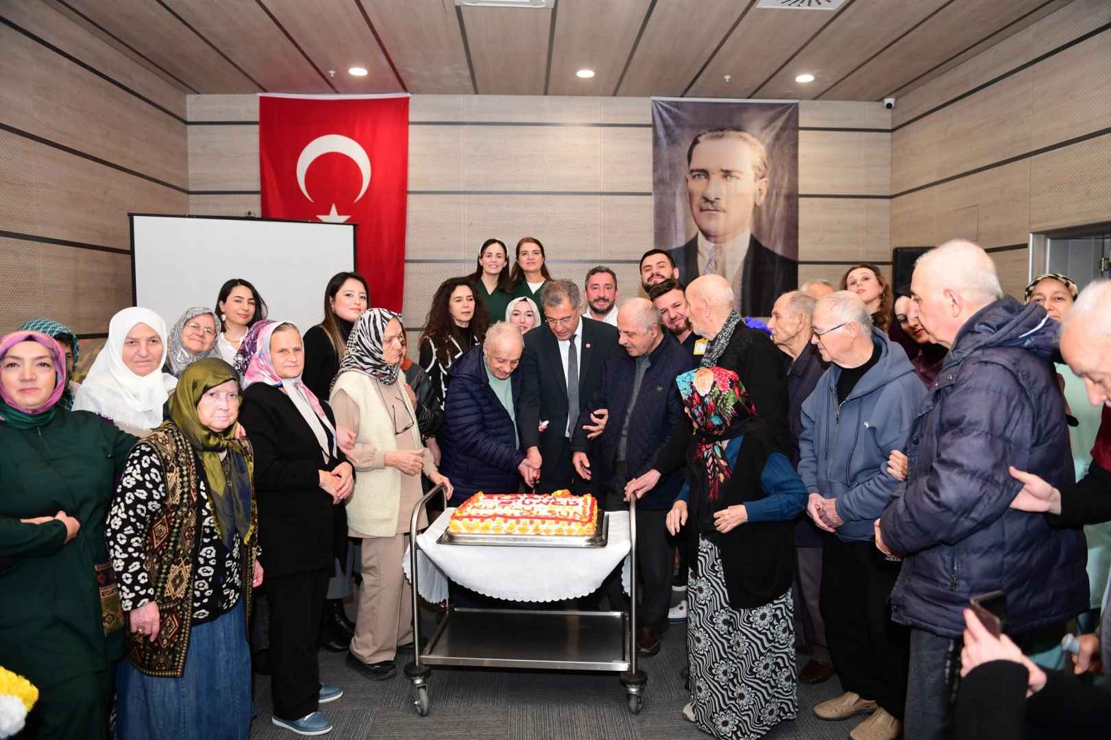 Osmangazi Belediyesi Alzheimer Gündüz Bakım Evi 3. yılını kutladı