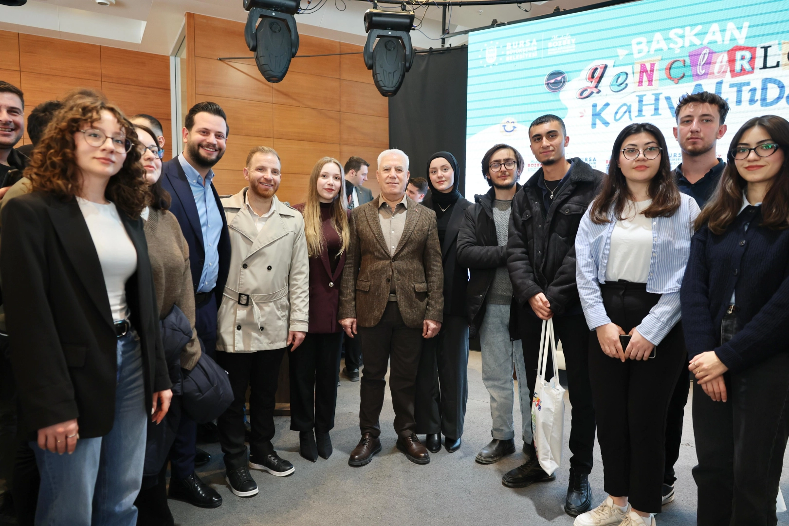 Başkan Bozbey gençlerle kahvaltıda buluştu