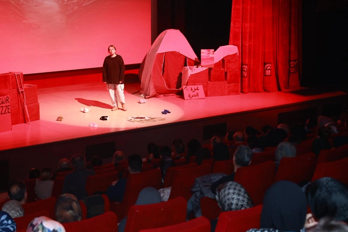 Gazze’de kadın olmanın hikayesi sahneye taşındı