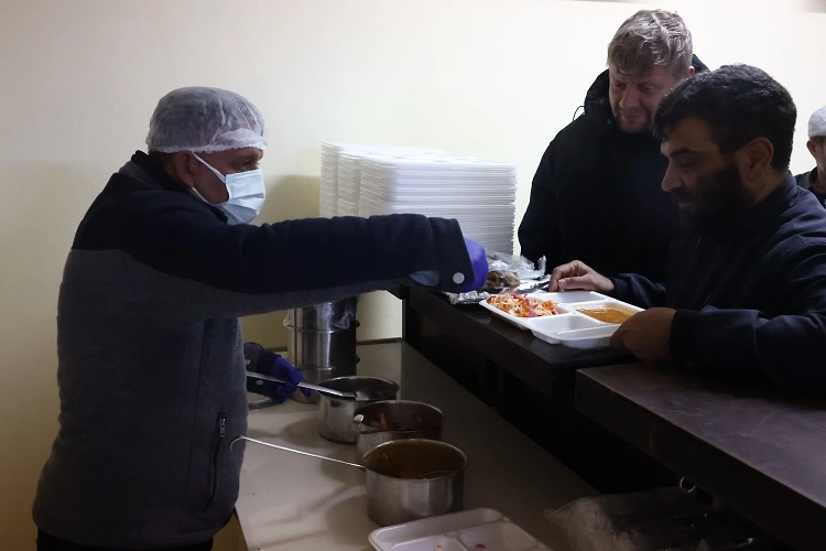 Antalya Büyükşehir soğuk havalarda evsizleri “BİMEKAN’da” ağırlıyor