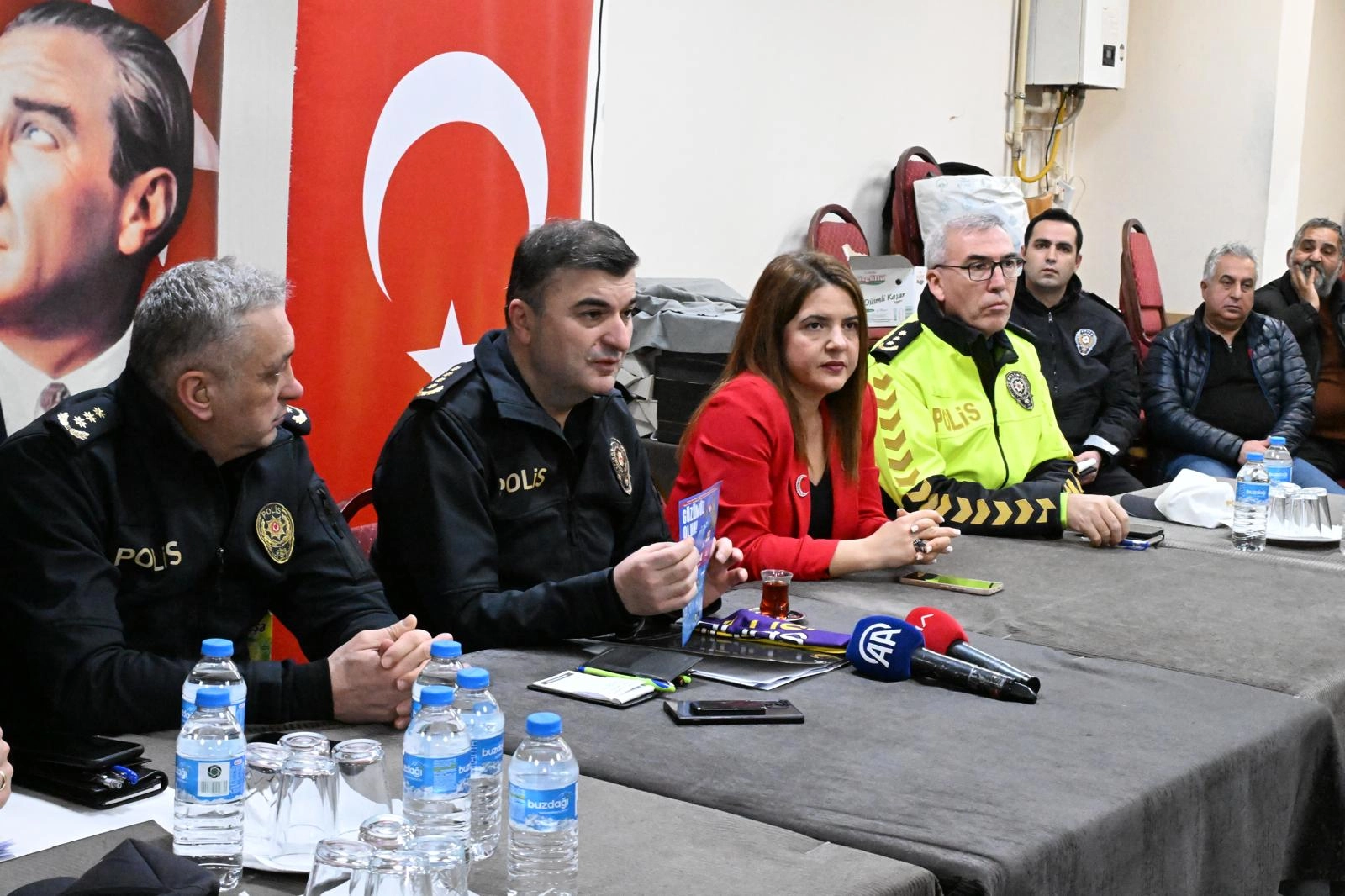 Edirne'de huzur toplantısı... Mahalle sakinleriyle güvenlik değerlendirildi