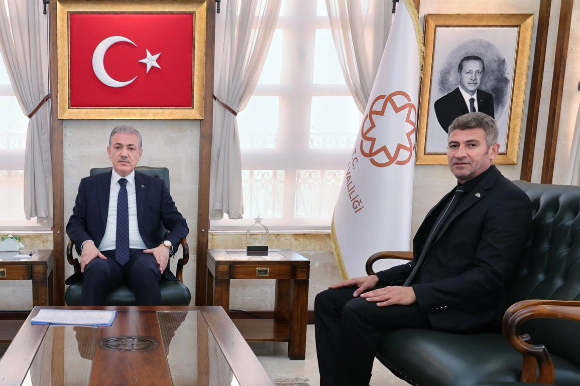 Mardin'de Hak-İş ve Hizmet-İş Sendikası'ndan Vali Akkoyun'a teşekkür