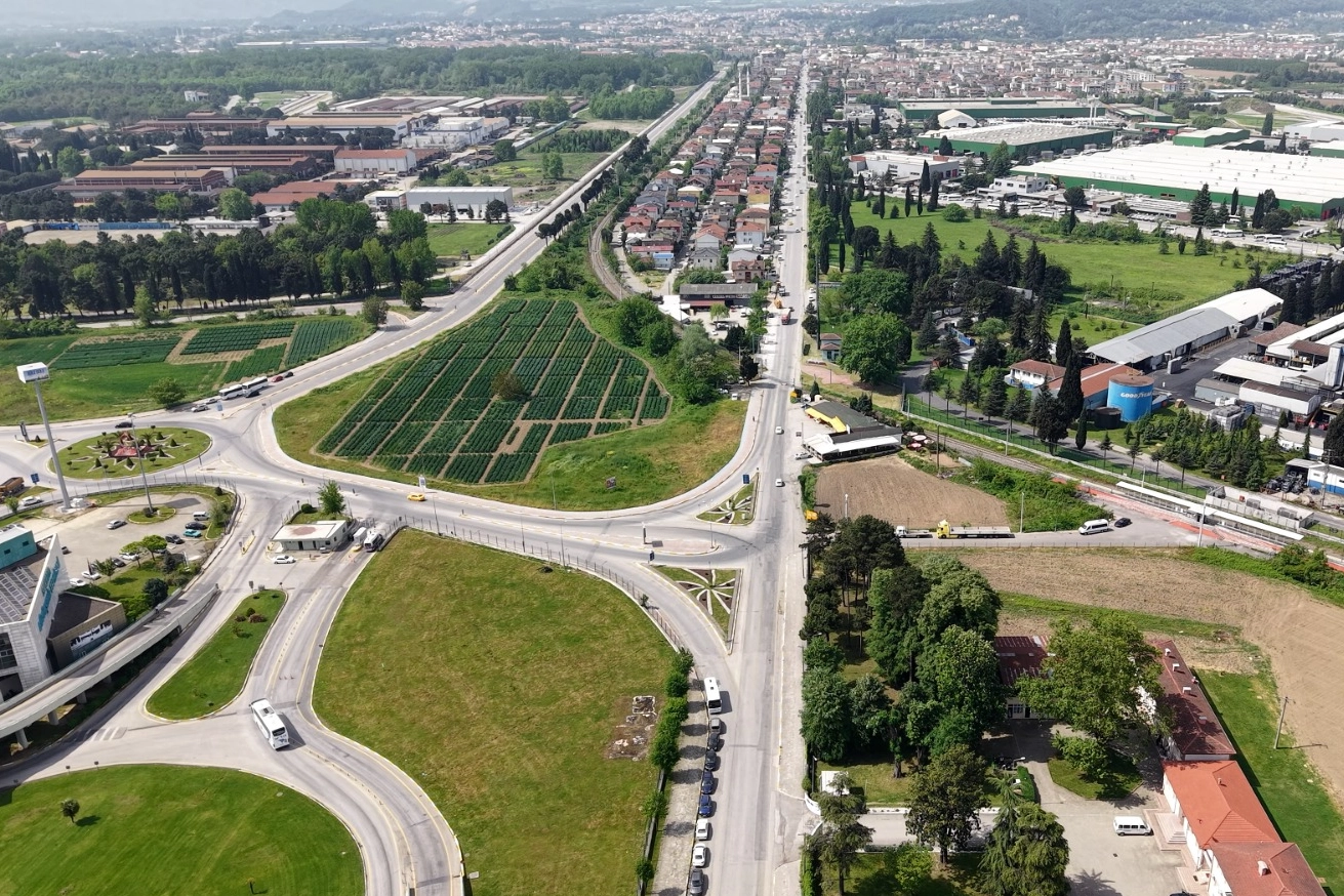 Sakarya Arifiye’nin merkezi Büyükşehirle sil baştan yenileniyor
