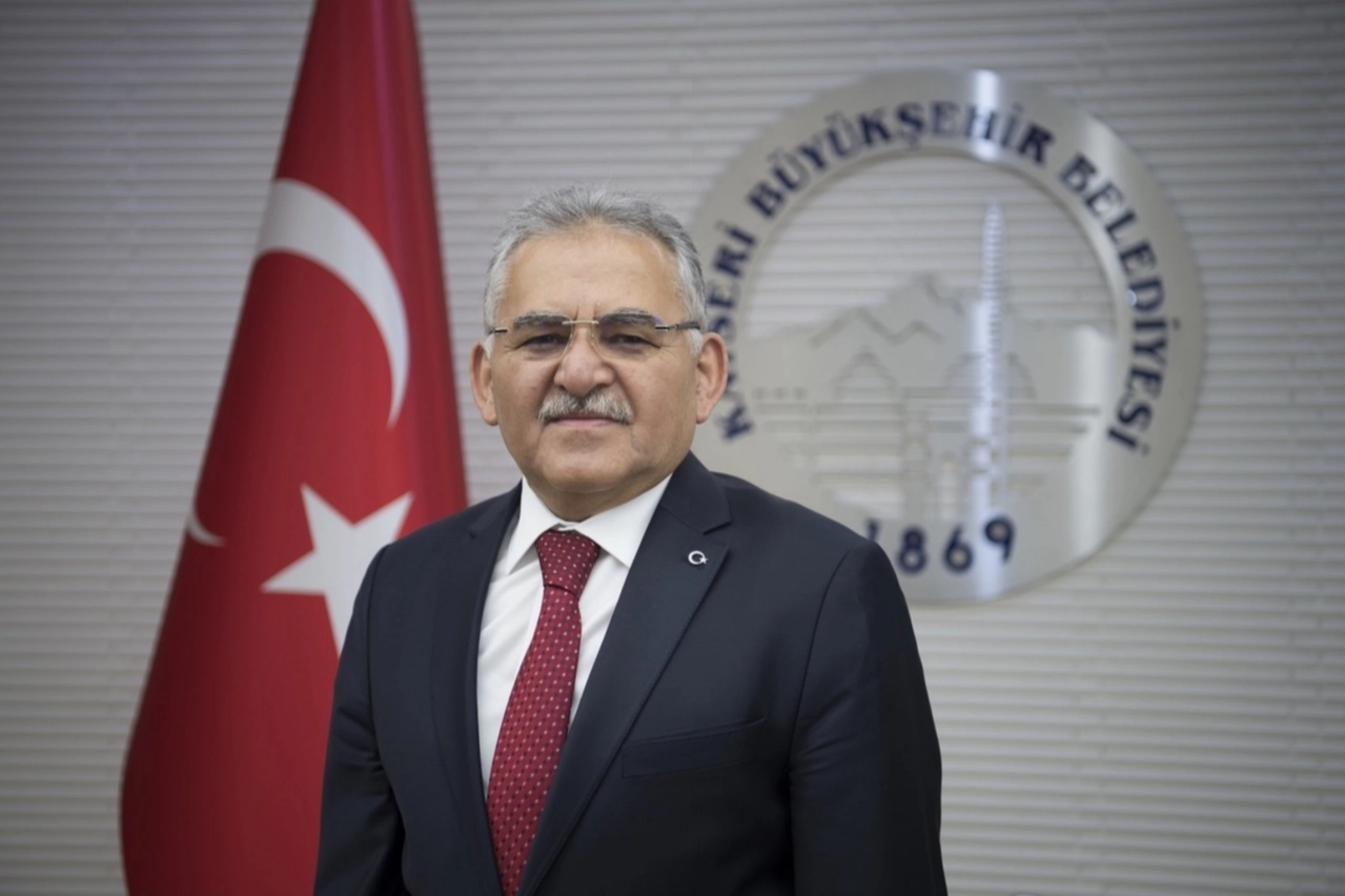 Kayseri Büyükşehir'den üniversitelilere destek yardımı