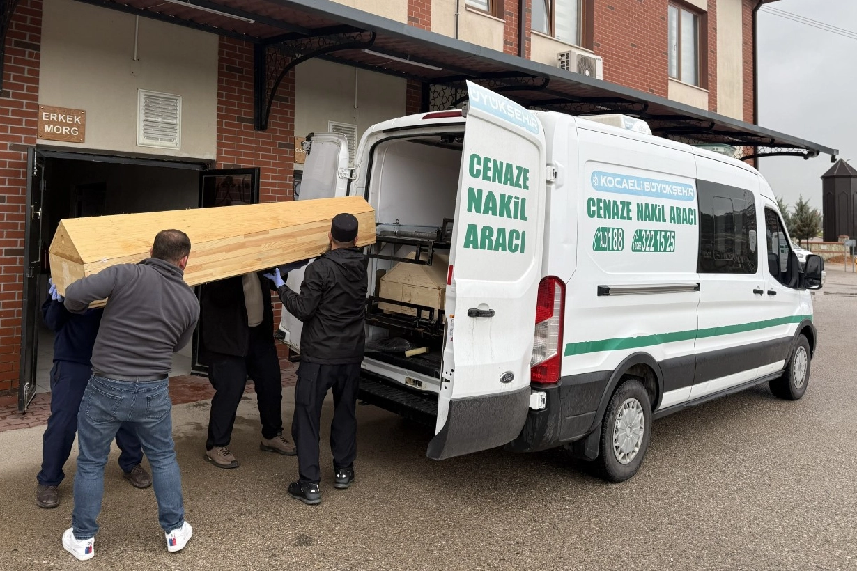 Kocaeli'de cenazeler 7/24 ücretsiz naklediliyor