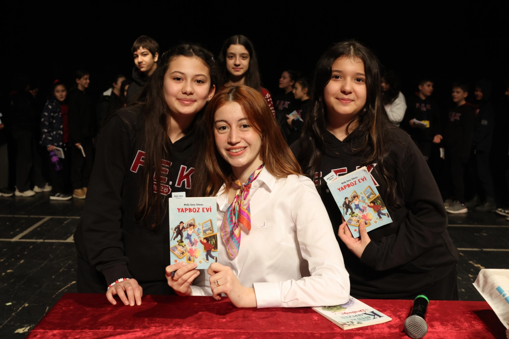 Nilüferli öğrenciler yazar Melis Sena Yılmaz ile buluştu