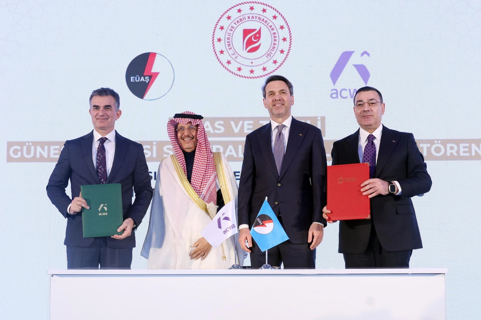 Türkiye ile Suudi Arabistan’dan 5 bin MW’lık yenilenebilir enerji hamlesi