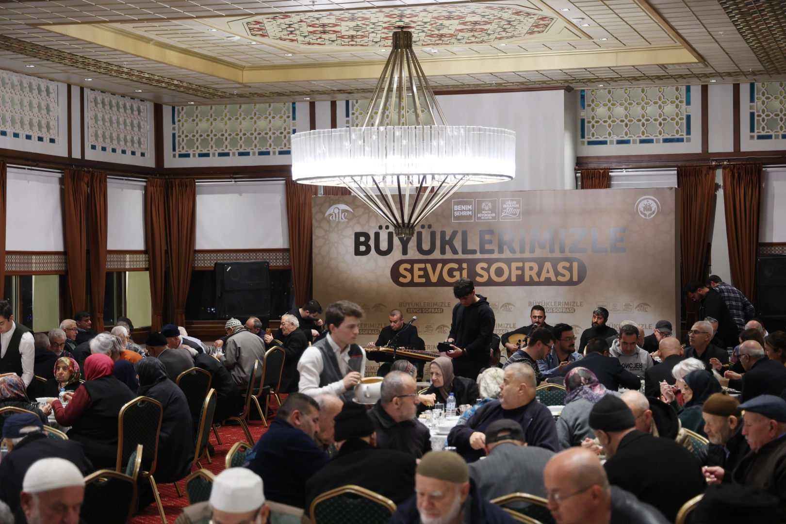 Konya Büyükşehir'den 'sevgi' sofrası
