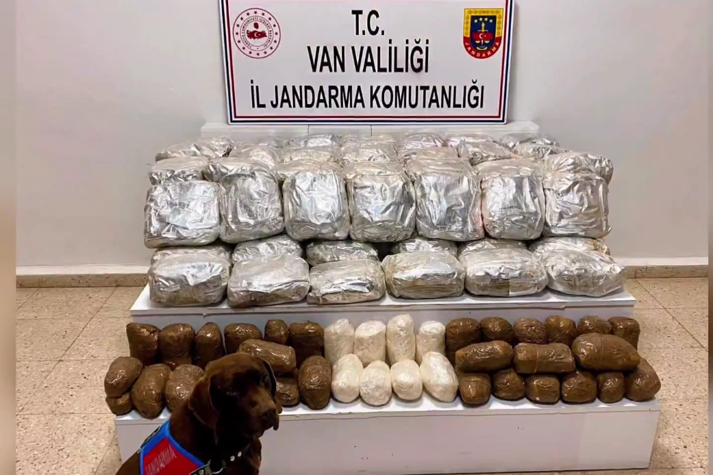 Van ve Hakkari’de 406 kilogram uyuşturucu ele geçirildi