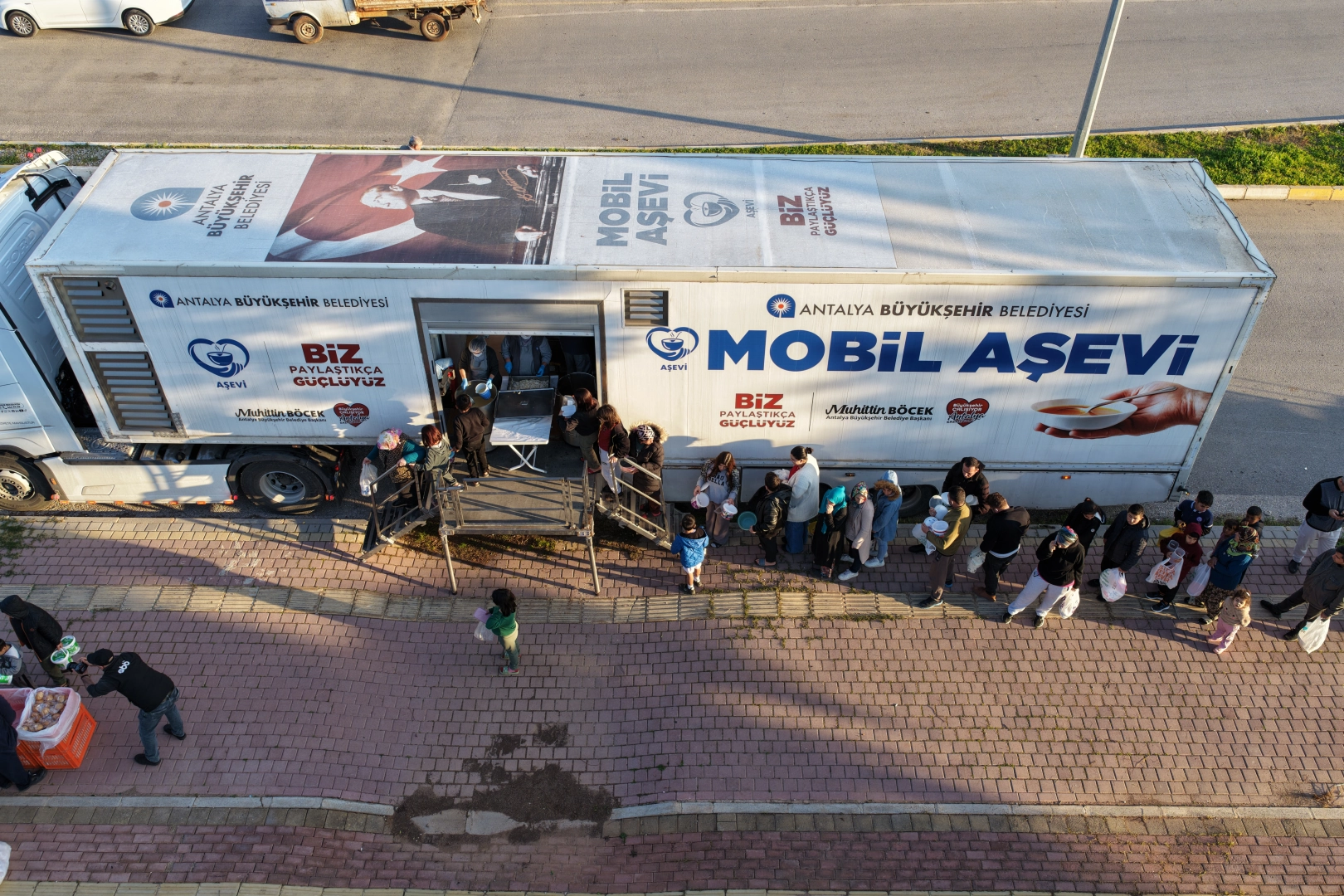 Antalya'da Mobil Aşevi Ramazan’da mahallelere ulaşıyor