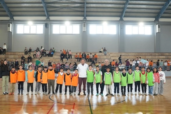Denizli’de ‘Sınıflar Arası Futsal Turnuvası’nda heyecan sürüyor