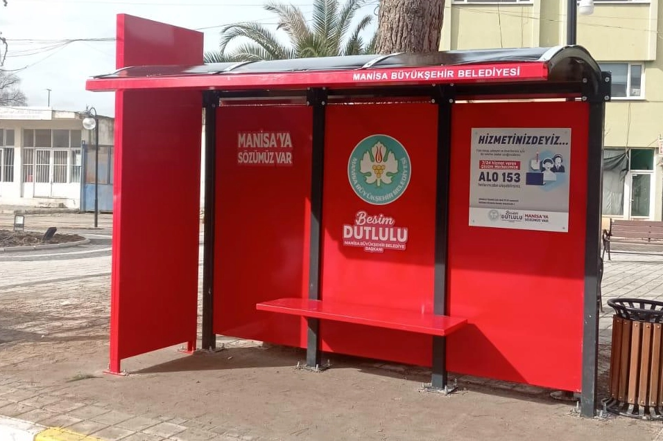 Manisa’da toplu taşıma duraklarına modern dokunuş