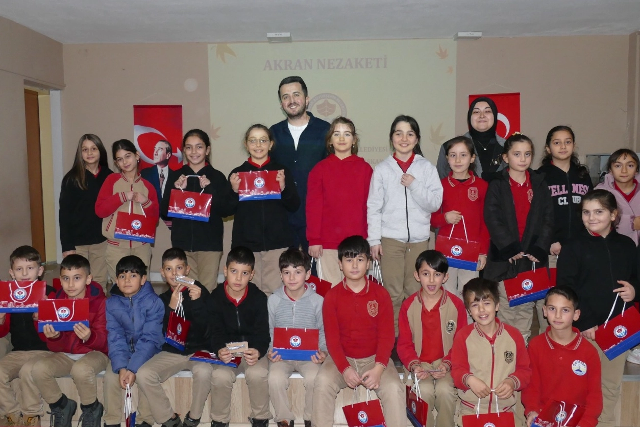 Trabzon’da çocuklara “Akran Nezaketi” eğitimi