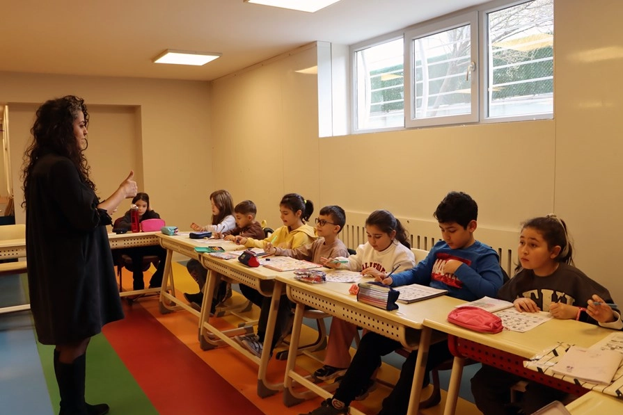 İstanbul Maltepe'de dil kurslarıyla geleceğe hazırlanıyorlar