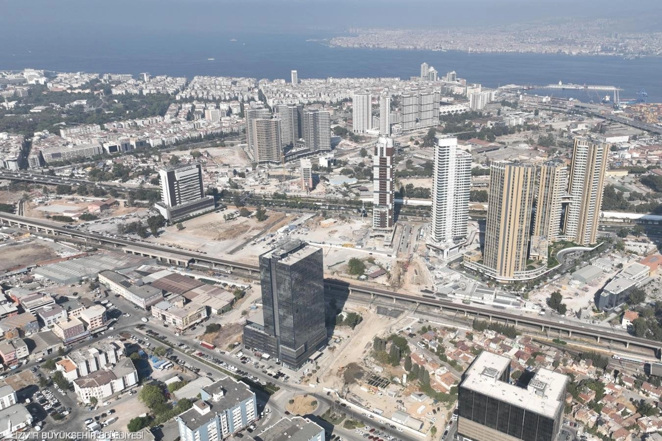 İzmir'de dev ulaşım projeleri tamamlanıyor