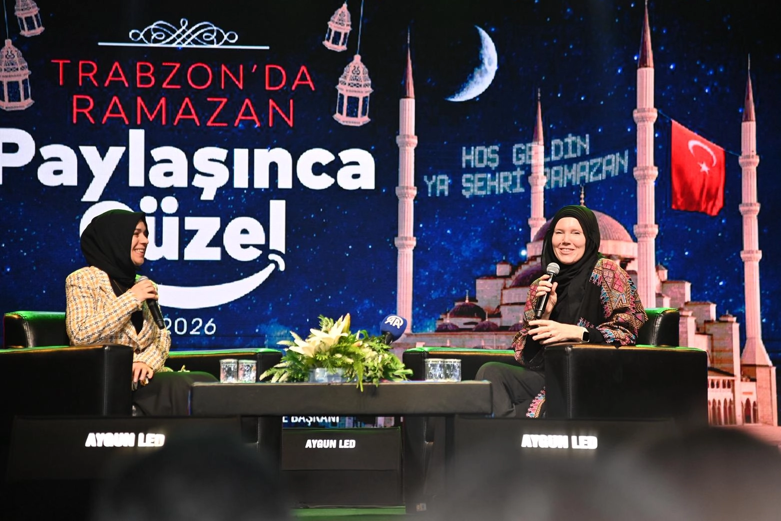 Kanadalı Yazar Jenny Molendyk, nasıl din değiştirdiğini anlattı