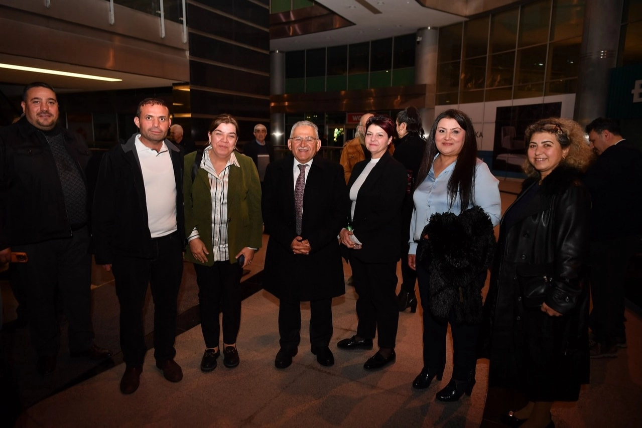 Memduh Büyükkılıç iftar sofrasında esnafla buluştu