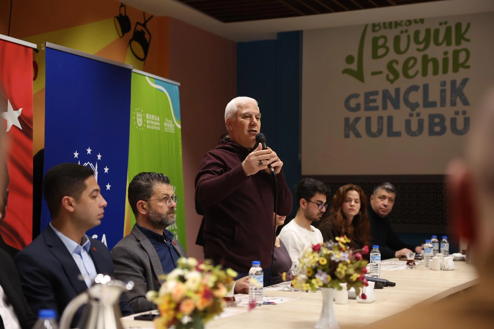 Bursa'da Başkan Bozbey gençlere sahurda buluştu