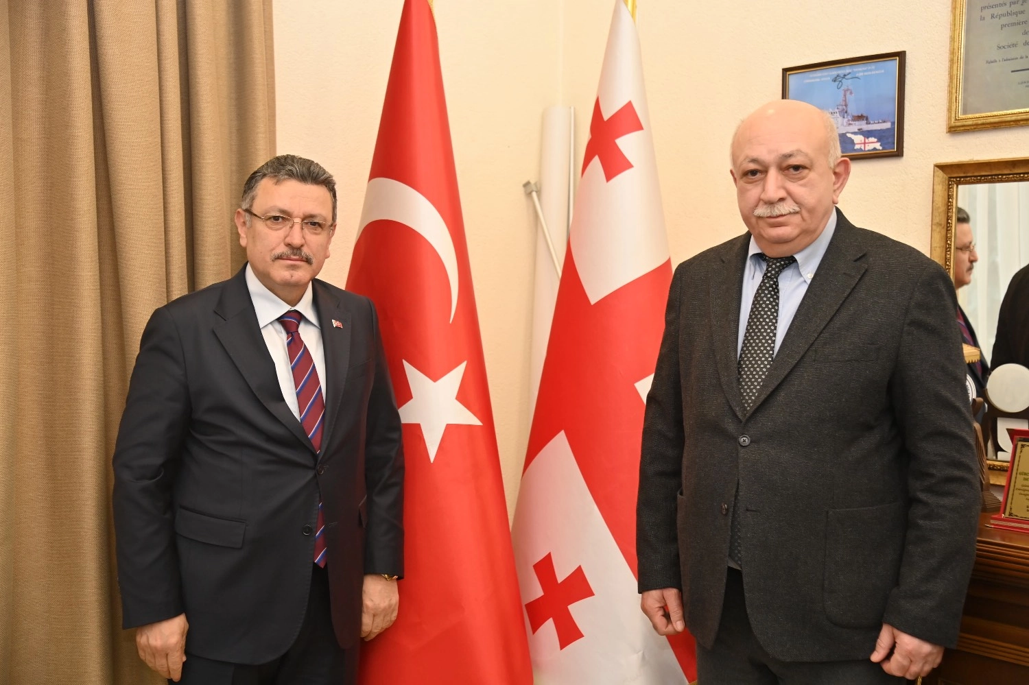 Trabzon'da Başkan Genç’ten Gürcistan Başkonsolosluğu'na taziye ziyareti