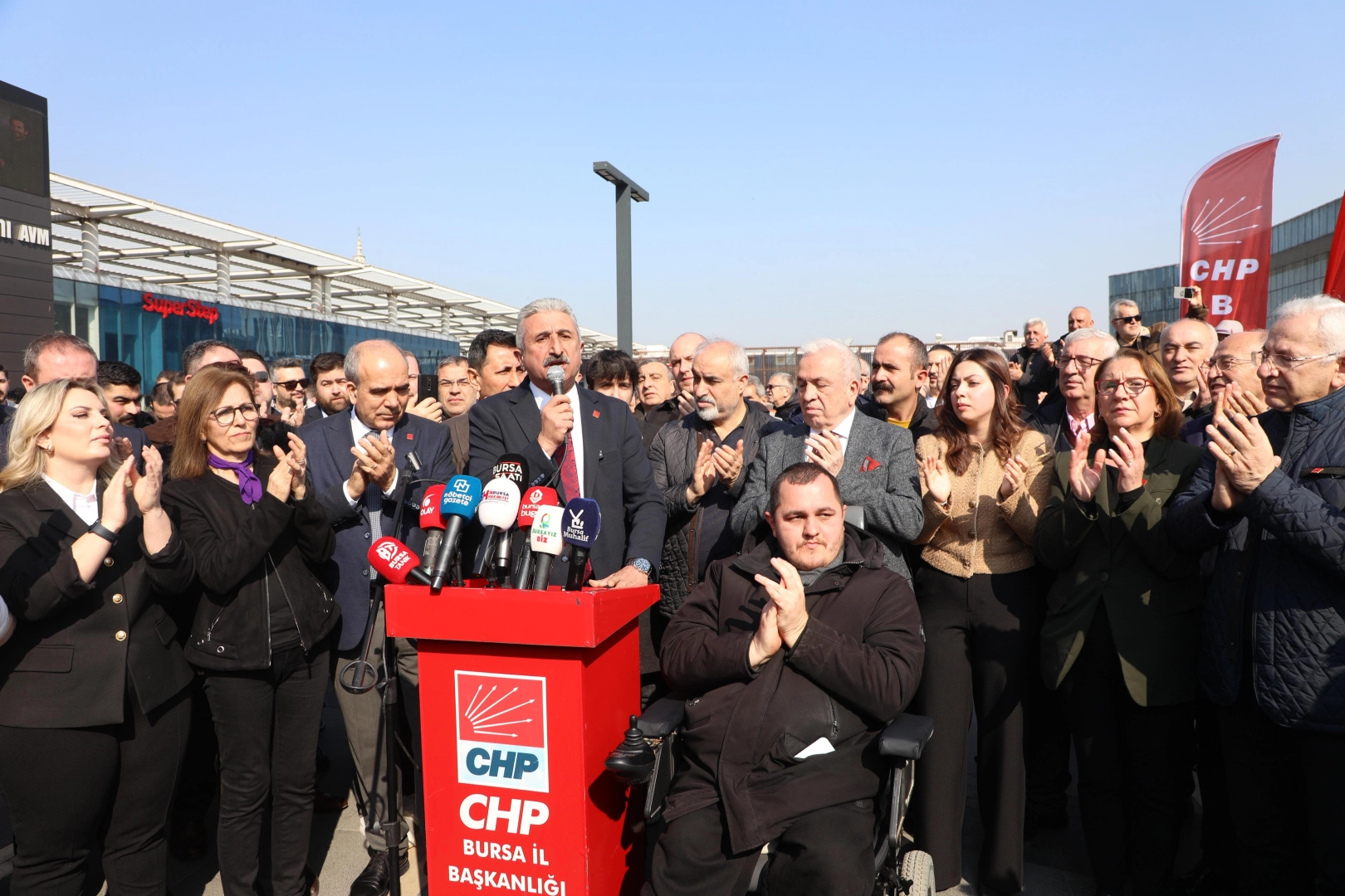 CHP Bursa'dan 19 Mart mesajı: Millete koşanlar kazanacak