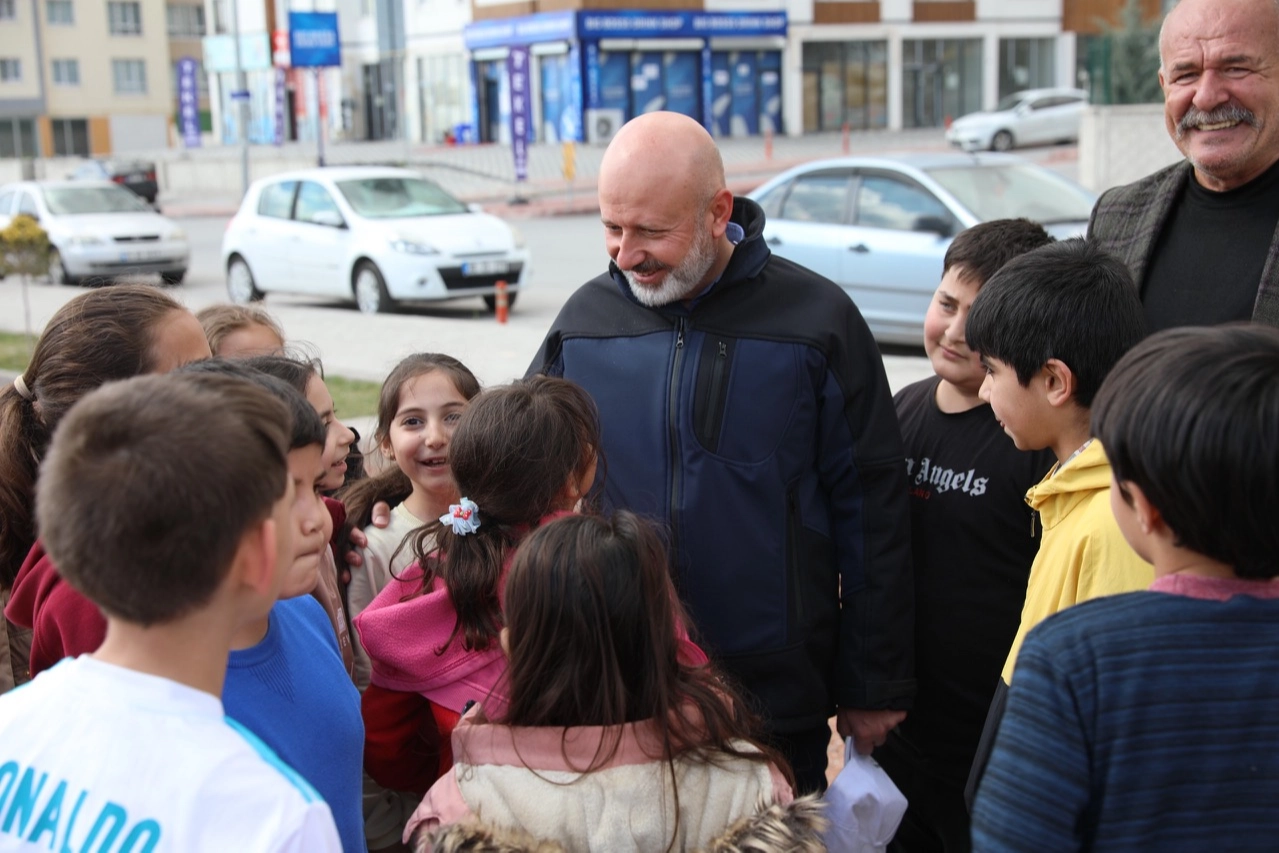 Kayseri Kocasinan'da toprakla büyüyen çocuklar mutlu