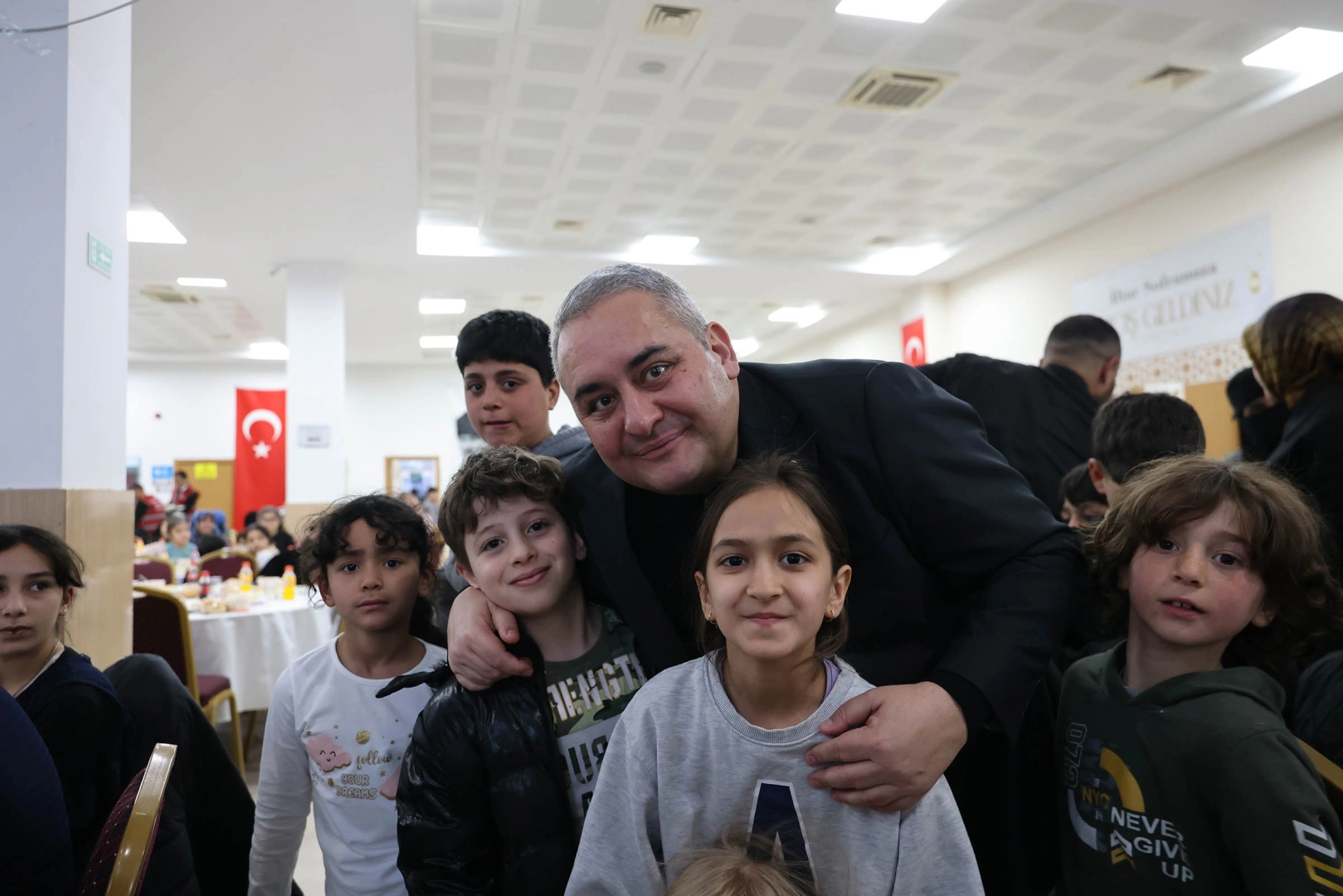 Ankara Keçiören'de yetim ve öksüz çocuklara özel sofra