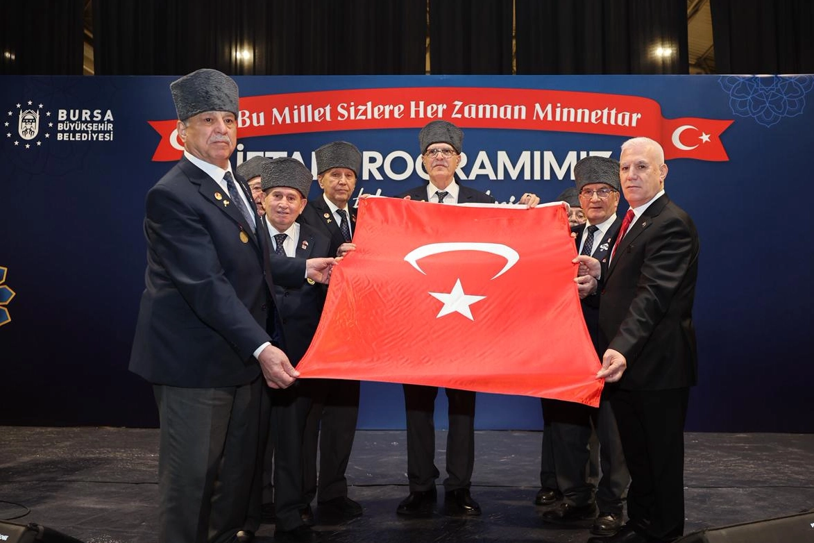 Bursa'da şehit aileleri ve gaziler Büyükşehir'in kardeşlik sofrasında buluştu