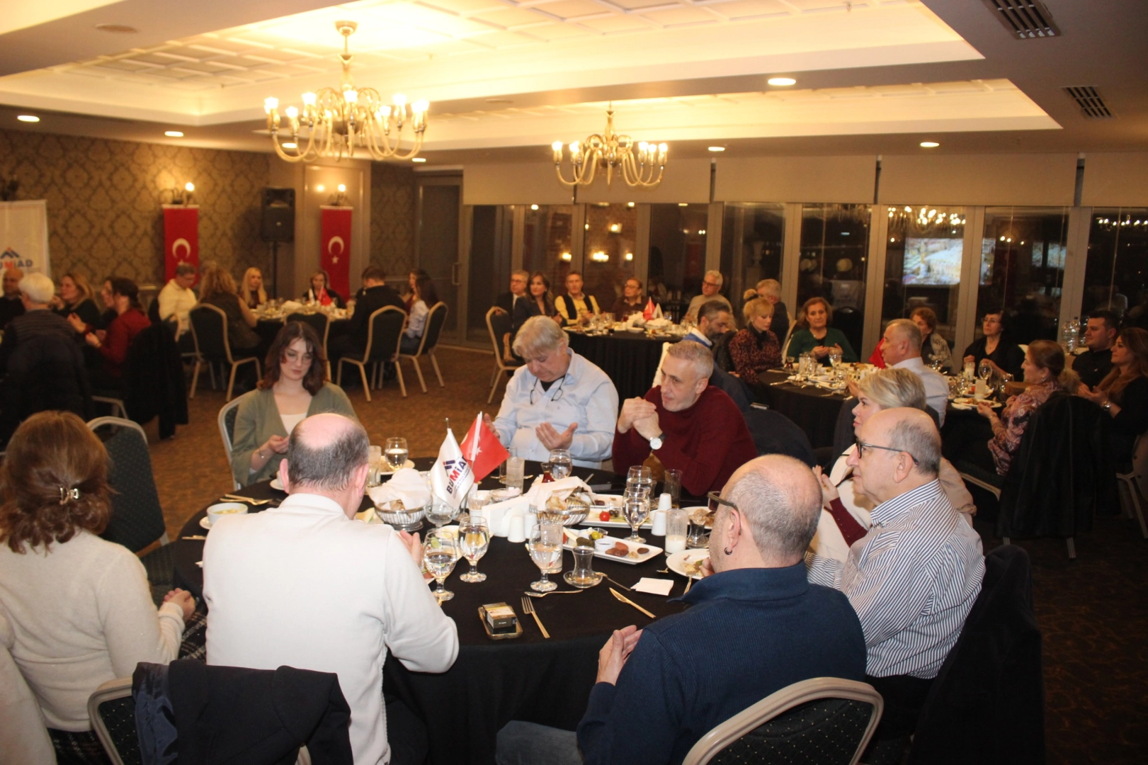 Bursa’da BUMİAD’dan dayanışma iftarı