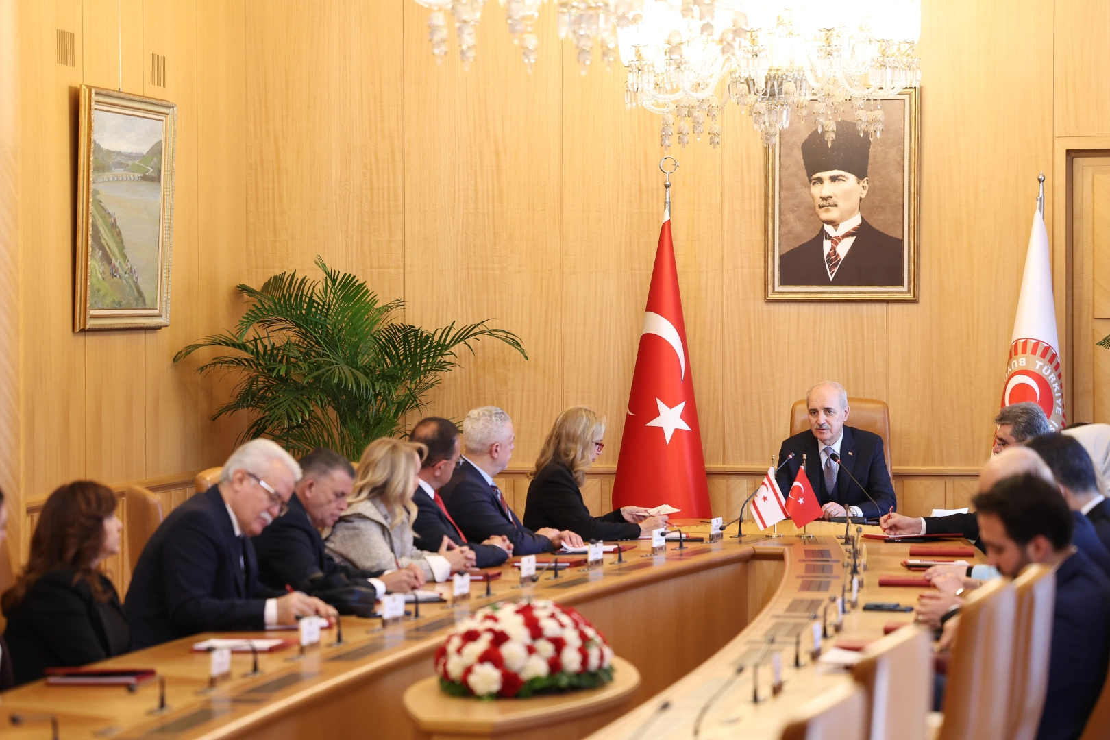 Numan Kurtulmuş, KKTC-Türkiye Parlamentolar Arası Dostluk Grubu'nu kabul etti