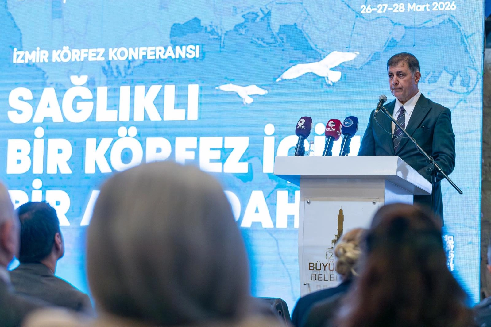 Başkan Tugay’dan Körfez uyarısı: Alg patlaması çağımızın yeni sorunu