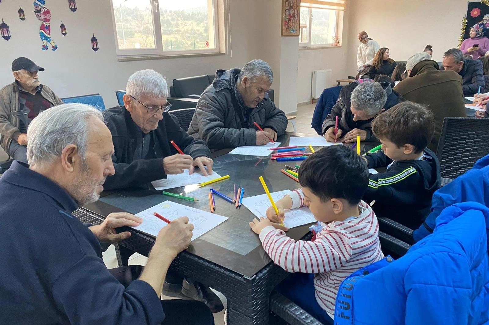 Balıkesir'de minik kalplerden büyük çınarlara anlamlı ziyaret