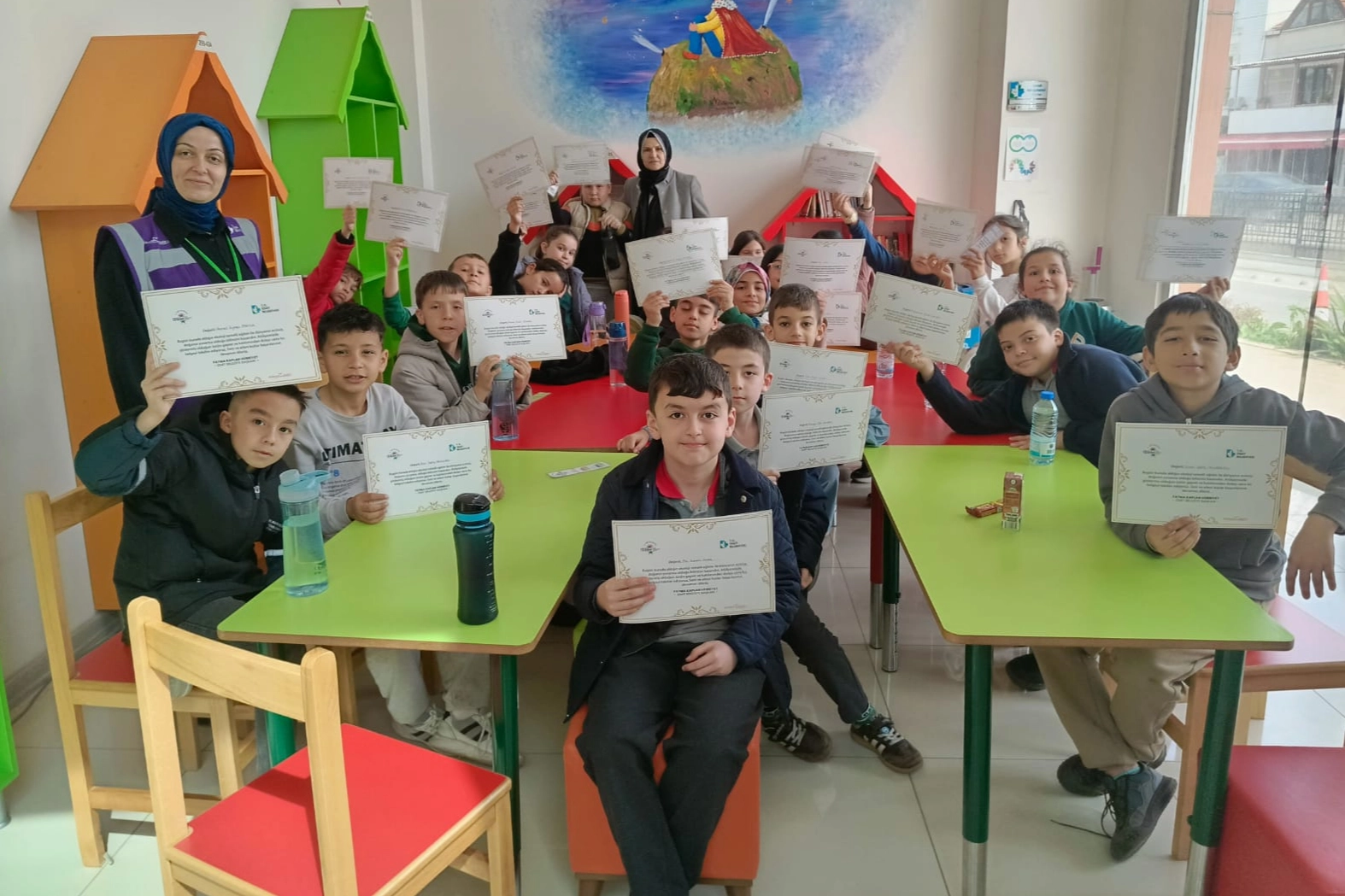 İZGİM, öğrencileri ağırlamaya devam ediyor
