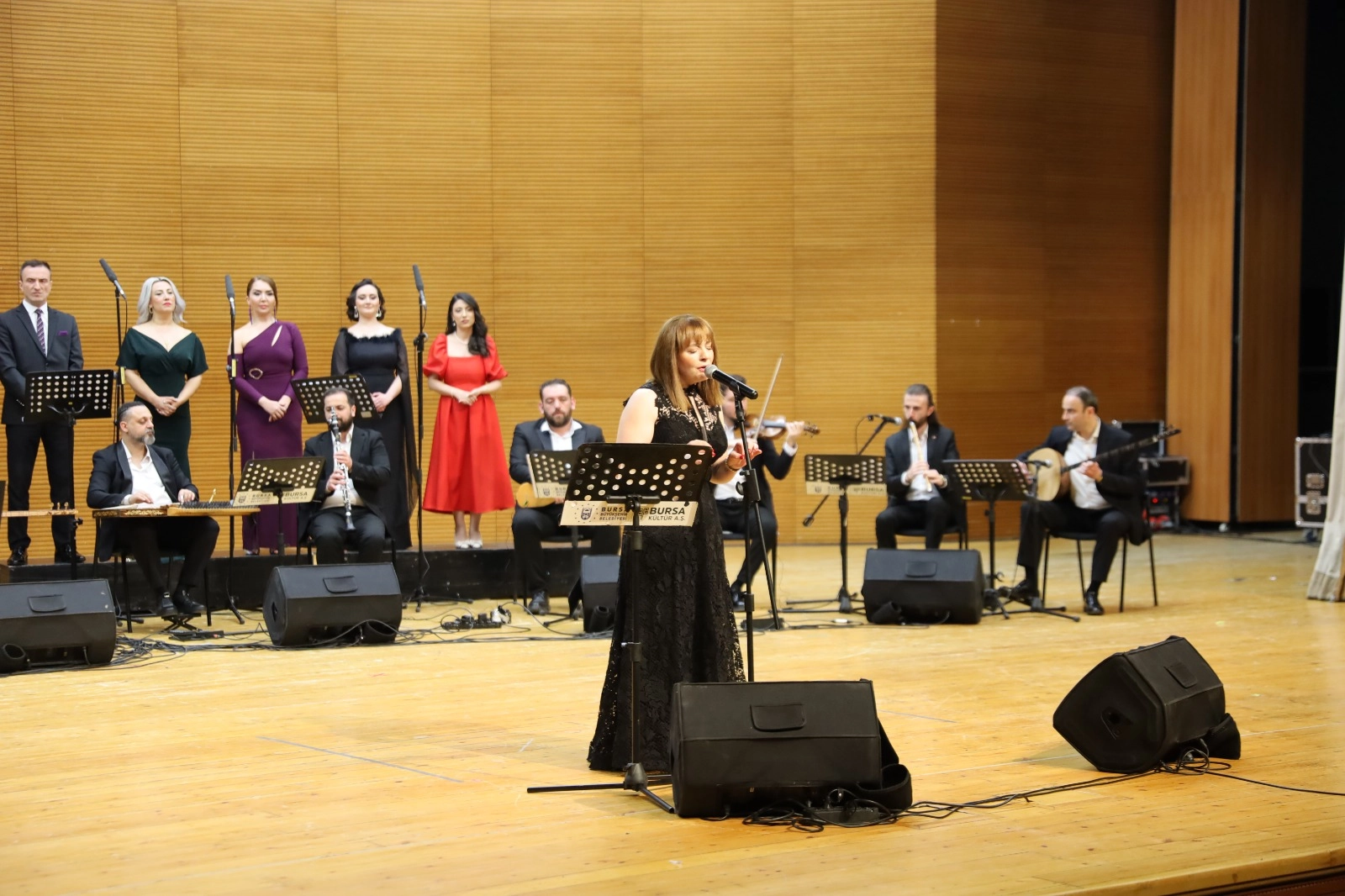 Bursa'da sanatseverlere şarkı ve türkülerle müzik ziyafeti