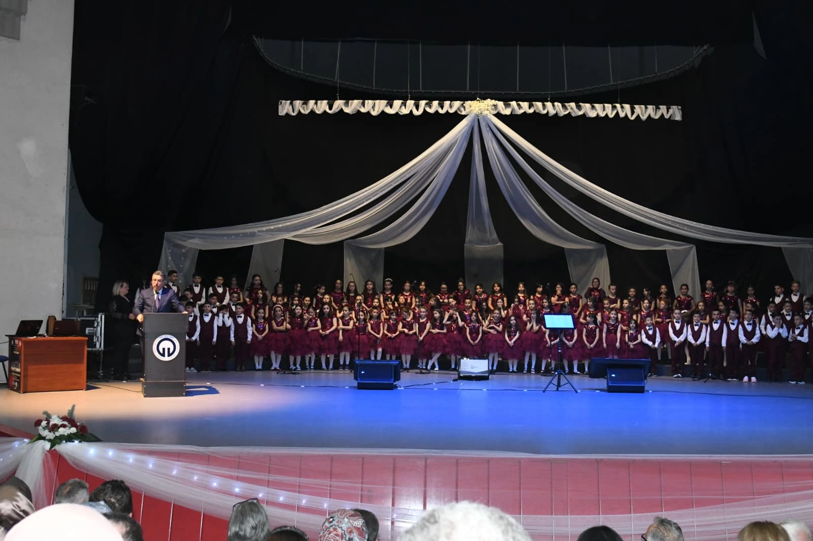 Trabzon’da miniklerden anlamlı sosyal sorumluluk konseri