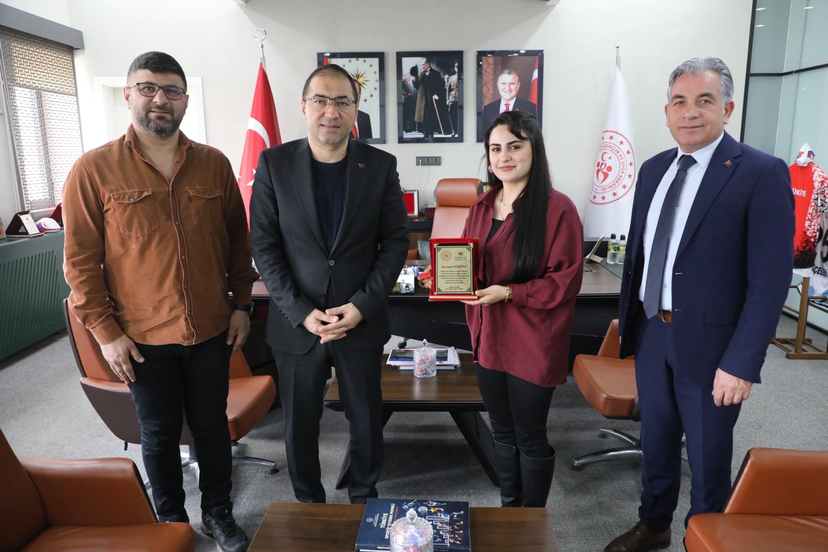 Ağrı'da Müdür Çelebi, genç yetenek Lavin Türfent'i ağırladı