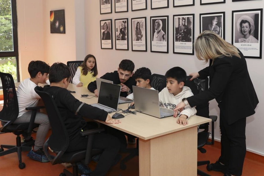 Mersin'de çocuklar hem düşünüyor hem üretiyor