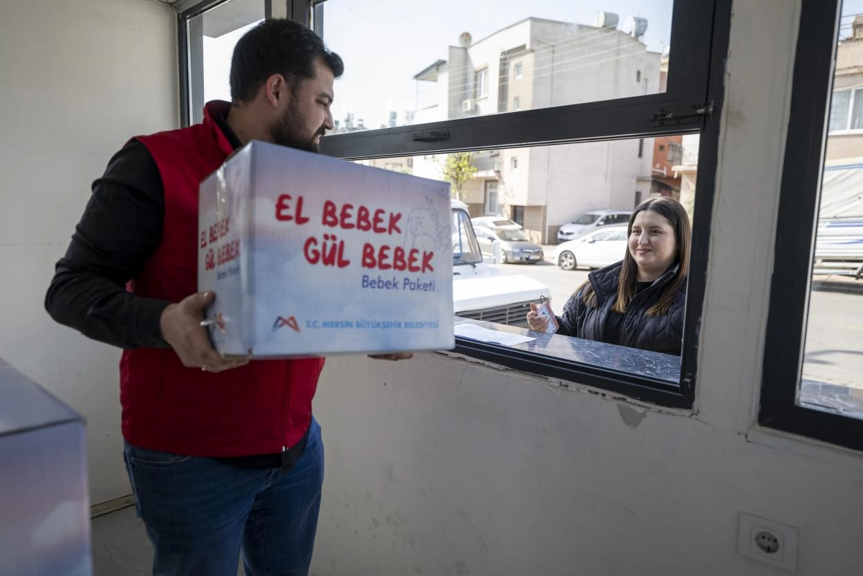 Mersin’de bebeklere “El Bebek Gül Bebek” desteği