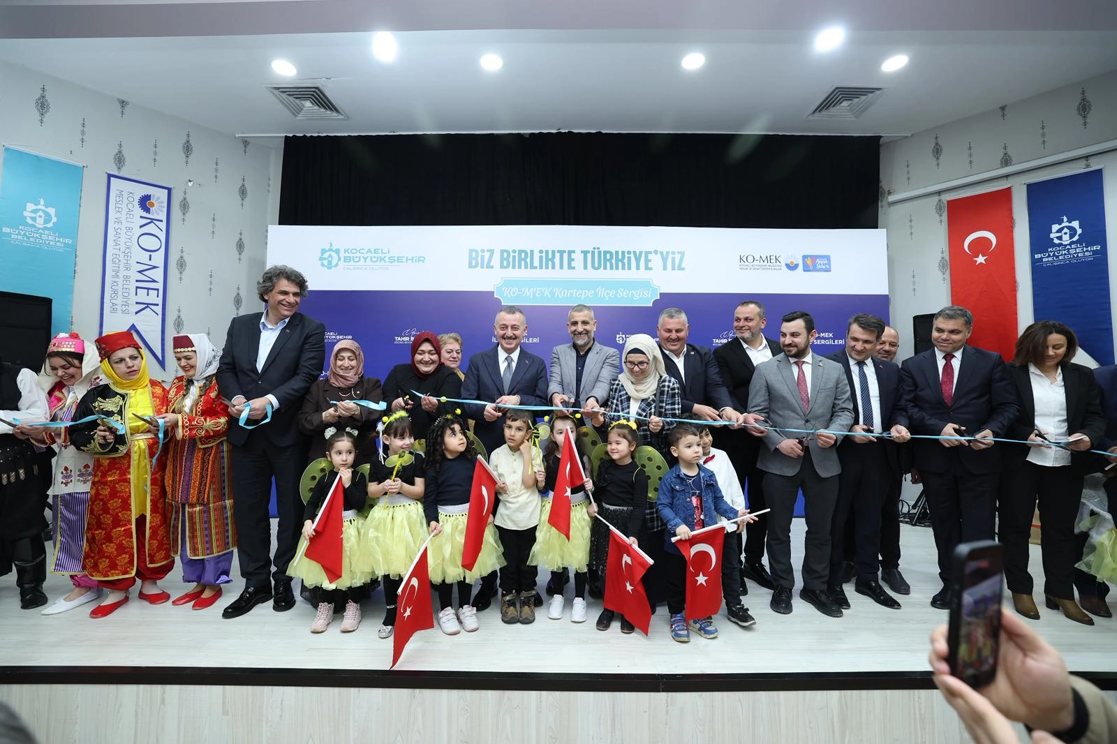 KO-MEK yıl sonu sergileri Kartepe’de başladı